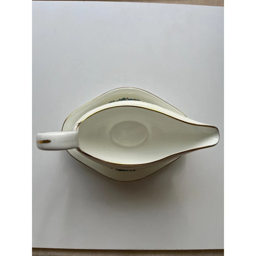 Wedgwood Appledore Gravy boat W/attached underplate Pattern, fine bone china